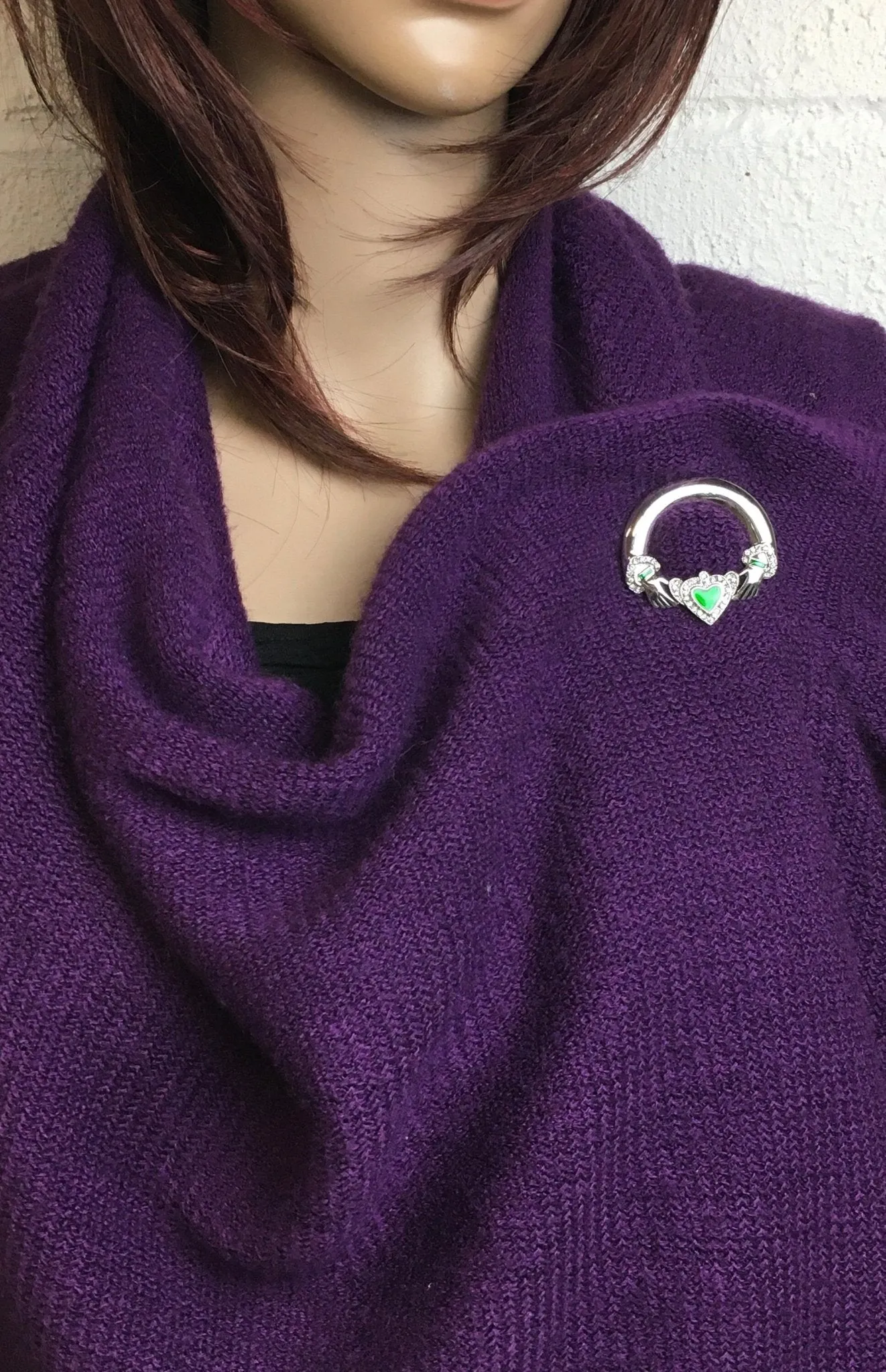 Beautiful Claddagh Pin with CZ and Green Enamel (JPEW6030)